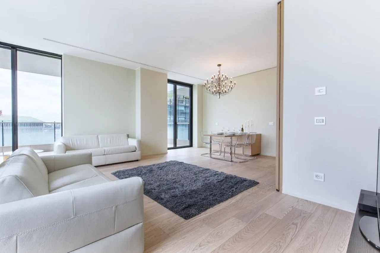 Stylish Elegant Apartment In Torre Solaria With Exclusive Milan'S View